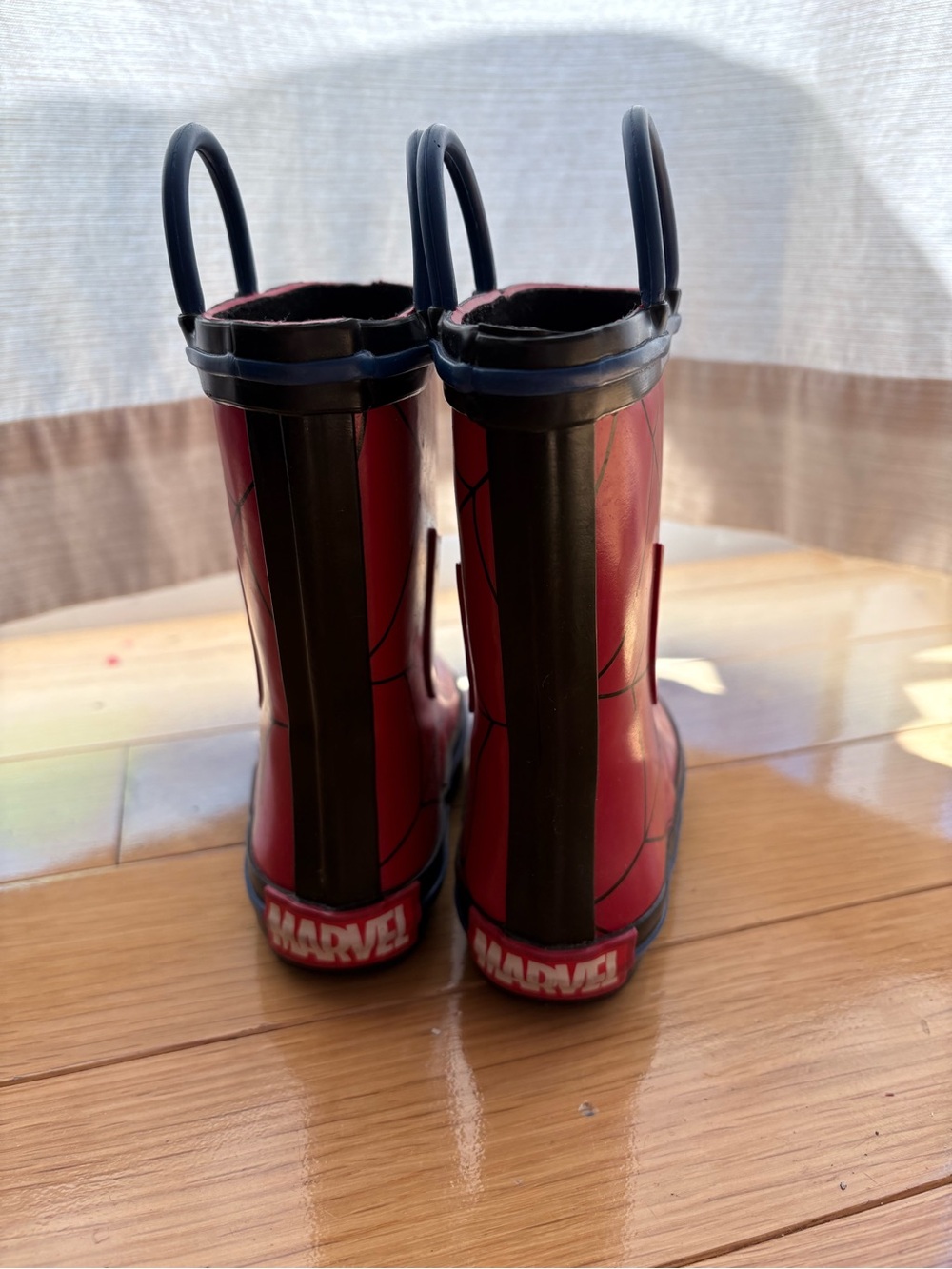 Spider-Man Rain Boots 5-6 - Picture 4 of 8